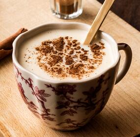 Eierlikör mit Zimt und Muskatnuss