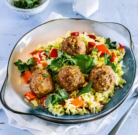 Ajvar-Reis mit scharfen Hackbällchen