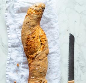 Knuspriges Dinkelbaguette mit Sauerteig