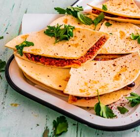 Quesadillas mit Hackfleisch-Käse-Füllung
