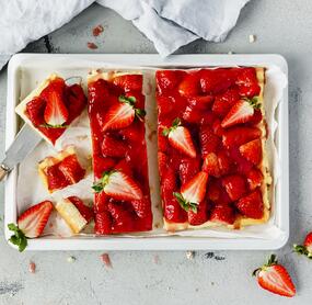 Klassischer Erdbeerkuchen vom Blech