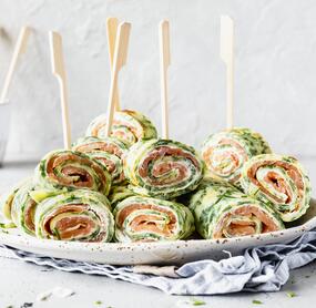 Lachs-Spinat-Rolle mit Frischkäse