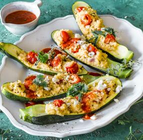 Gefüllte Zucchini mit Couscous und Feta