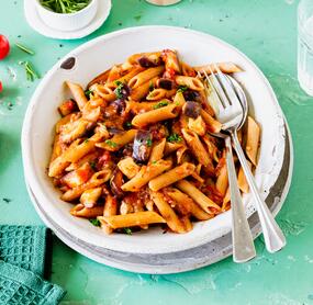 All-in-one-Pasta mit Tomatensoße