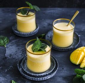 Blitzschneller Mango-Lassi-Proteinshake