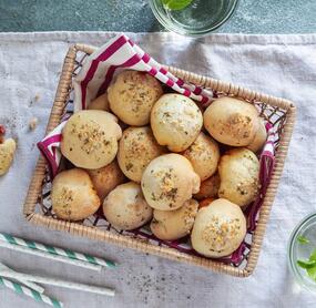 Pizza Bombs mit Mozzarella-Kern