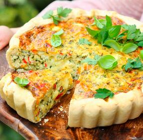 Knusprige Gemüsequiche mit Mürbeteig