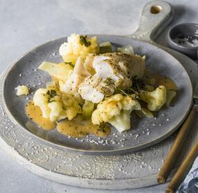 Kabeljau mit Blumenkohl und Kräutersoße