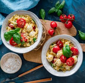 Schneller Risonisalat Tomate-Mozzarella