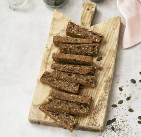 Kernige Früchtebrot-Riegel