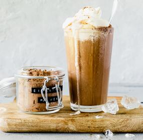 Klassischer Eiskaffee