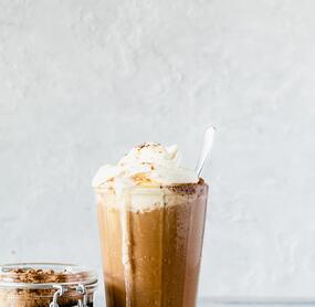 Klassischer Eiskaffee