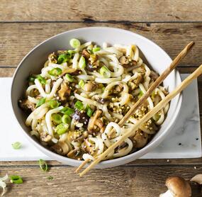Udon-Nudeln in nur 15 Minuten