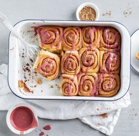 Hefeschnecken mit Glühweinguss