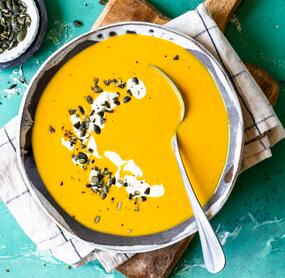 Butternut-Kürbissuppe mit Schmand