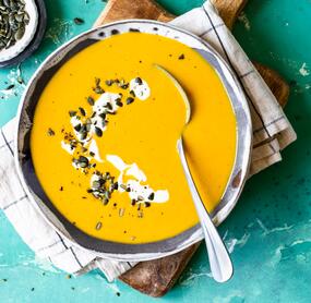 Butternut-Kürbissuppe mit Schmand