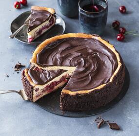 Unwiderstehlich cremige Schwarzwälder Käsetorte