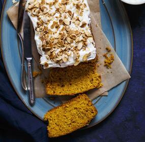 Karottenkuchen mit Kardamom-Frosting