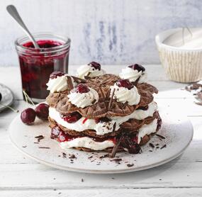 Schwarzwälder-Kirsch-Waffeltorte