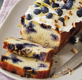 Kastenkuchen mit Blaubeeren