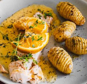 Orangen-Lachs aus dem Varoma® mit Fächerkartoffeln