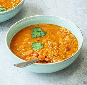 Rote Linsen-Kokos-Suppe