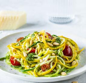 Zoodles mit Pesto