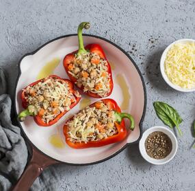 Gefüllte Paprika mit Blumenkohlreis