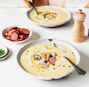 Kartoffel-Mais-Suppe mit Kohlwurst