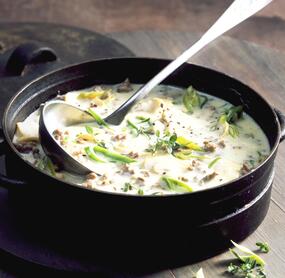 Cremige Käsesuppe mit Lauch
