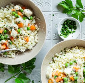 Low-Carb-Hühnerfrikassee mit Blumenkohlreis