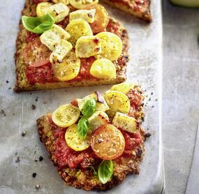 Pizza mit Zucchiniboden