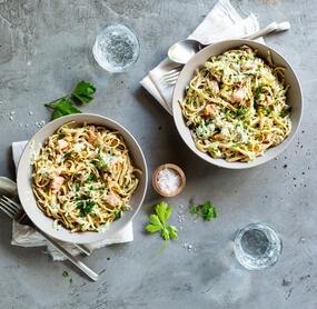 Vollkorn–Bandnudeln mit Lachs