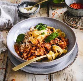 Rote-Linsen-Bolognese-Pasta