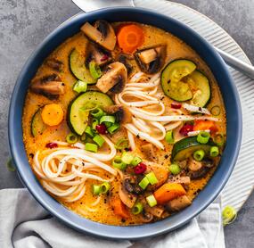 Thai-Curry-Suppe mit Kokosmilch