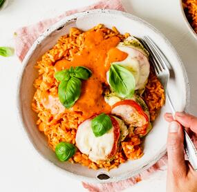 Tomate-Mozzarella-Hähnchen mit Reis