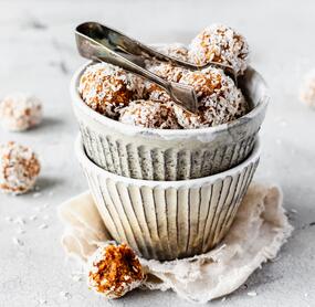 Energy-Balls mit Datteln