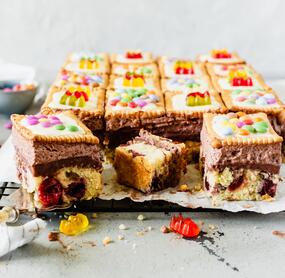 Bunter Fliesenkuchen