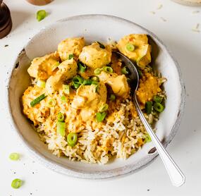 Hähnchen mit Curry-Schmand-Soße