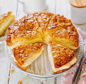 Omas klassischer Bienenstich