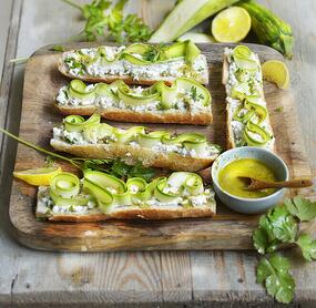 Zucchini-Bruschetta mit Ricottacreme