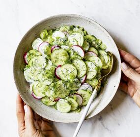 Leichter Gurkensalat mit Joghurt