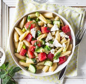 Nudelsalat mit Wassermelone