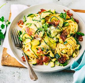 Spaghetti mit Zucchini-Carbonara