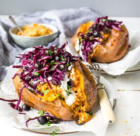 Süßkartoffel-Kumpir mit Bulgur