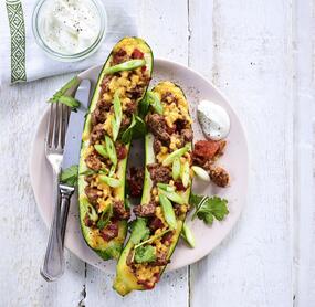 Überbackene Zucchini mit Bolognesefüllung