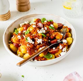 Antipasti-Gnocchi mit Feta und Kabanossi