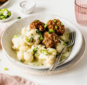 Frikadellen mit Rahm-Blumenkohl