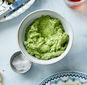 Basilikum-Feta-Creme