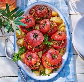 Gefüllte Tomaten auf griechische Art